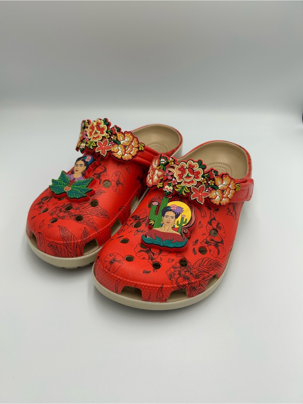 Crocs X Frida Kahlo Classic Clogs Shoes Slides M-7 W-9 Adult